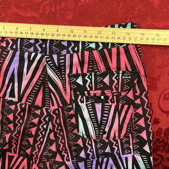 Hurley Phantom Board Shorts Swimwear Mens 28 Hawaiian Tribal 90s All Over Print - Picture 8 of 10